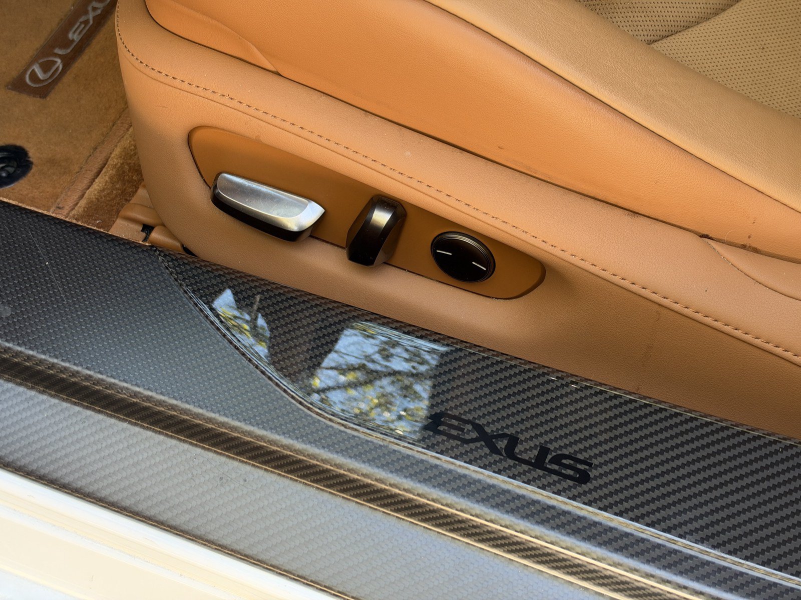 Used 2024 Lexus LC 500 Coupe w/ Dynamic Handling Package RWD image 15