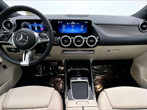 Used 2026 Mercedes-Benz GLA 250 image 14