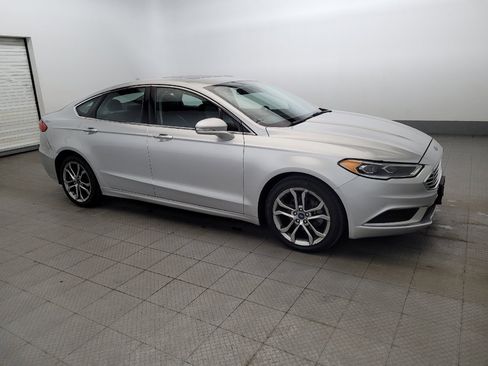 Used 2019 Ford Fusion SEL FWD image 11