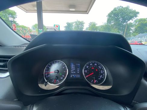 Used 2022 Toyota RAV4 XLE AWD/4WD image 16