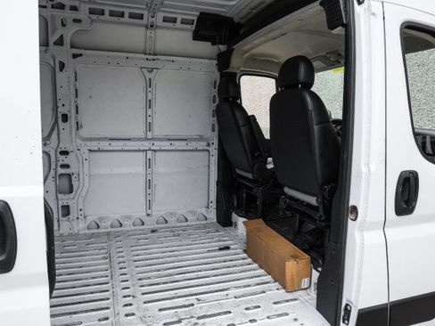 Used 2023 RAM ProMaster 2500 FWD image 35