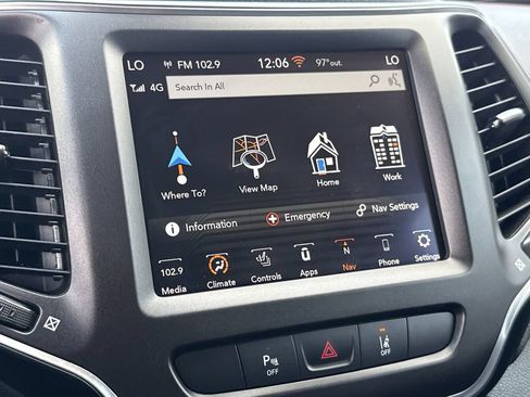 Used 2022 Jeep Cherokee Trailhawk w/ Sun, Sound & Nav Group AWD/4WD image 19