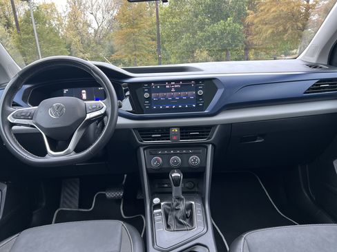 Certified 2022 Volkswagen Taos SE w/ Panoramic Sunroof Package image 27