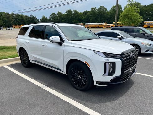 Used 2025 Hyundai Palisade Calligraphy AWD/4WD image 3