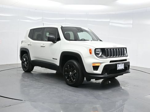 Used 2023 Jeep Renegade Latitude AWD/4WD image 33
