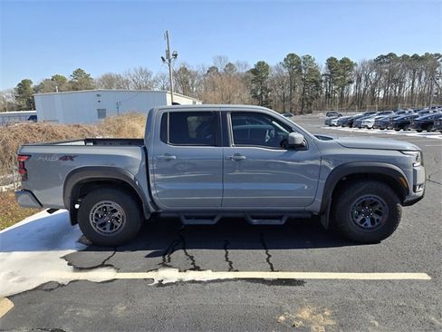 Used 2025 Nissan Frontier PRO-4X image 2