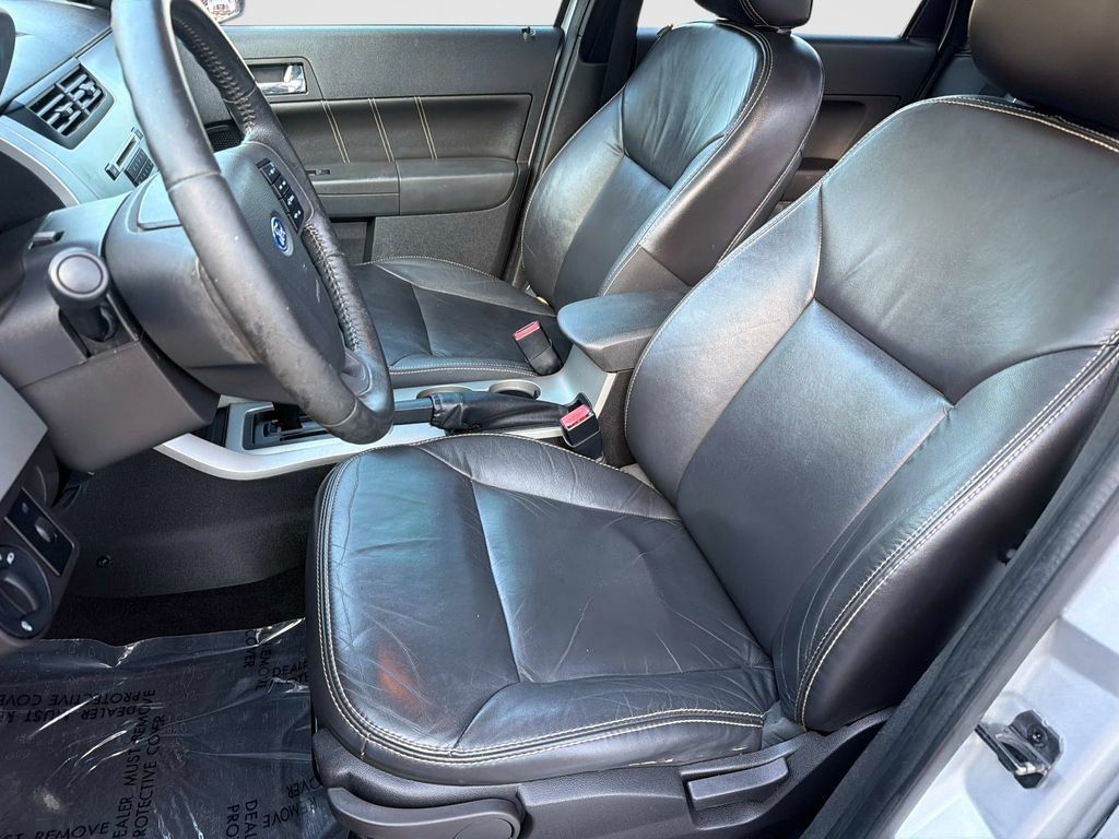 Used 2010 Ford Focus SEL FWD image 21