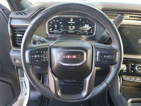 Used 2025 GMC Sierra 2500 AT4 w/ AT4 Premium Plus Package image 17