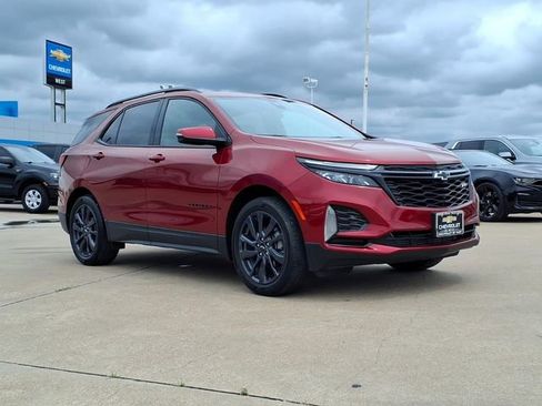 Used 2024 Chevrolet Equinox RS FWD image 3