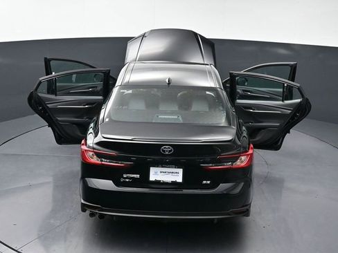 Used 2025 Toyota Camry SE image 43