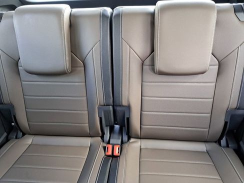 Used 2025 Volkswagen Atlas SEL image 21