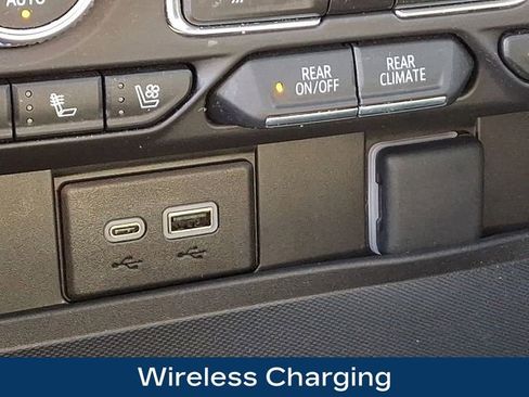 Used 2024 GMC Yukon XL AT4 w/ Technology Package image 30