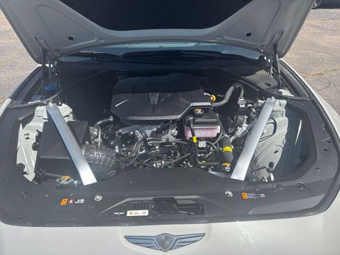 Used 2025 Genesis G70 2.5T AWD/4WD image 31
