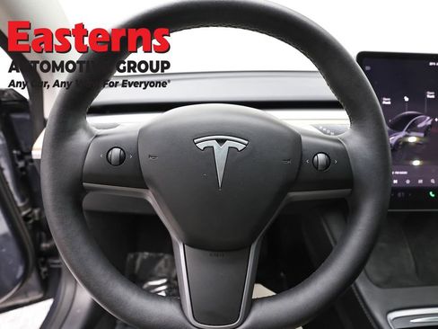 Used 2023 Tesla Model 3 Standard Range image 10