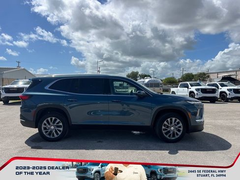 New 2026 Buick Enclave Preferred image 8