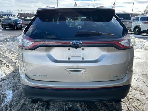Used 2017 Ford Edge SE image 6