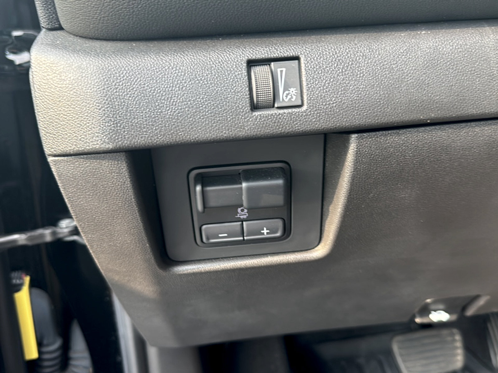 Used 2024 Chevrolet Colorado LT w/ LT Convenience Package II AWD/4WD image 14