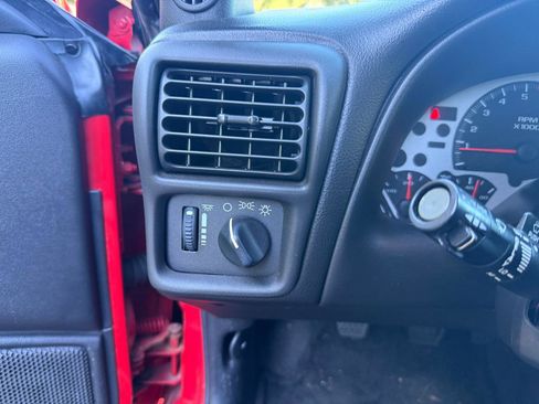 Used 2002 Chevrolet Camaro Z28 w/ SS Performance/Appearance Pkg RWD image 29