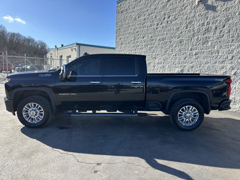 Used 2021 Chevrolet Silverado 2500 High Country w/ Z71 Off-Road Package image 4