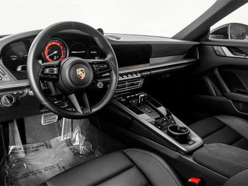 Used 2024 Porsche 911 Carrera 4S AWD/4WD image 3
