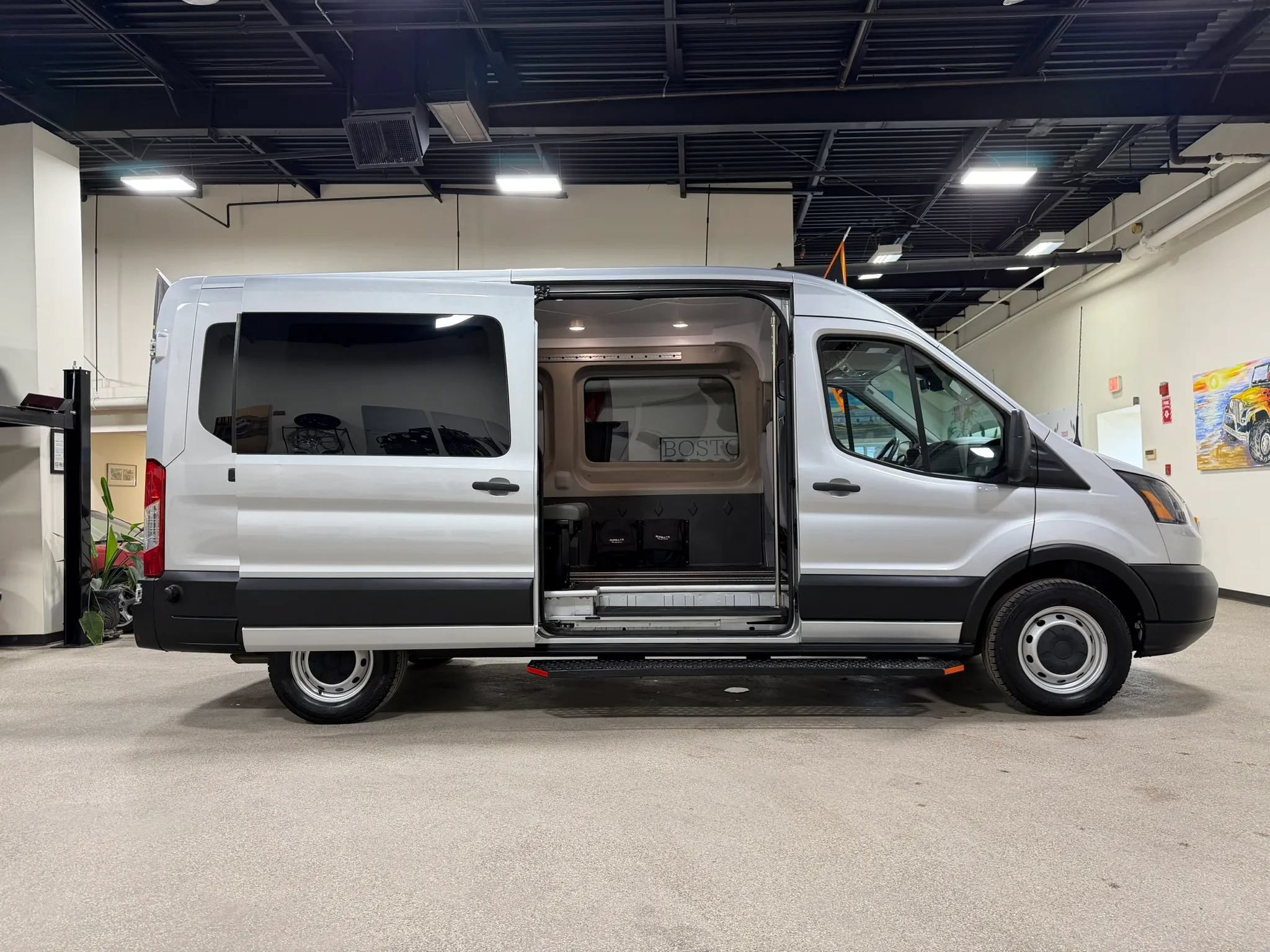 Used 2019 Ford Transit 250 148 Medium Roof RWD image 22