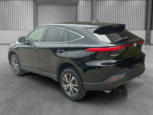 Used 2021 Toyota Venza LE AWD/4WD image 32