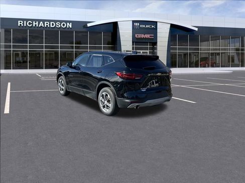 Used 2023 Chevrolet Blazer LT FWD image 3