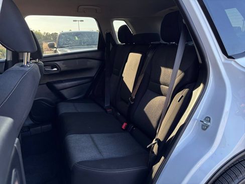 Used 2025 Nissan Rogue SV AWD/4WD image 38