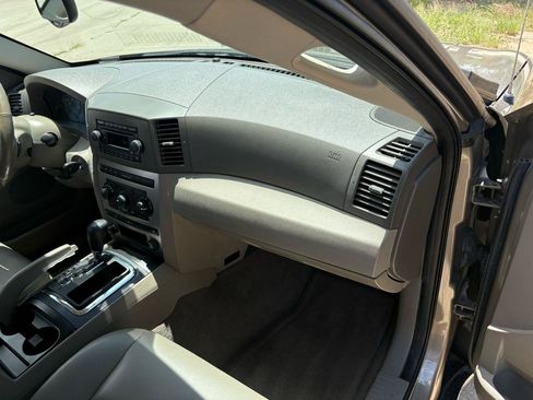 Used 2006 Jeep Grand Cherokee Laredo AWD/4WD image 22