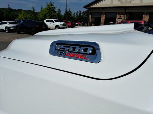 Used 2022 RAM 1500 Laramie AWD/4WD image 8