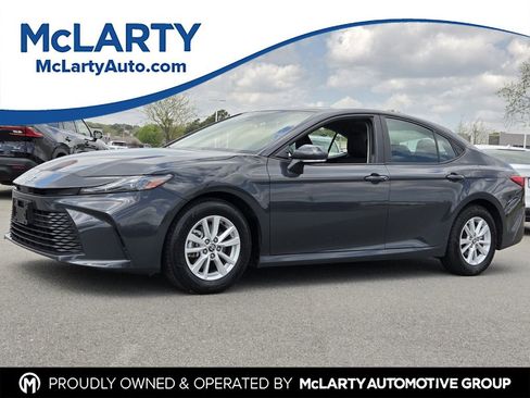 Used 2025 Toyota Camry LE FWD image 1