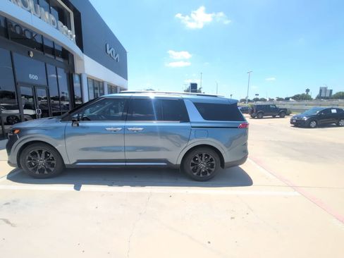 Used 2023 Kia Carnival SX Prestige FWD image 13