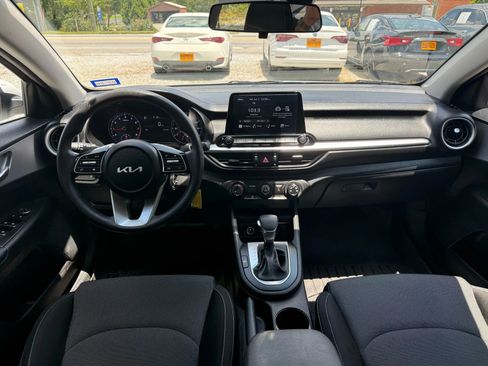 Used 2023 Kia Forte LXS FWD image 4