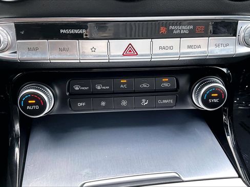 Used 2023 Kia Stinger GT2 image 34