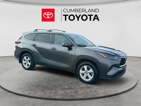 Used 2023 Toyota Highlander L FWD image 7