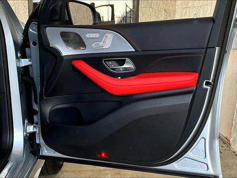 Used 2025 Mercedes-Benz GLE 53 AMG 4MATIC image 22