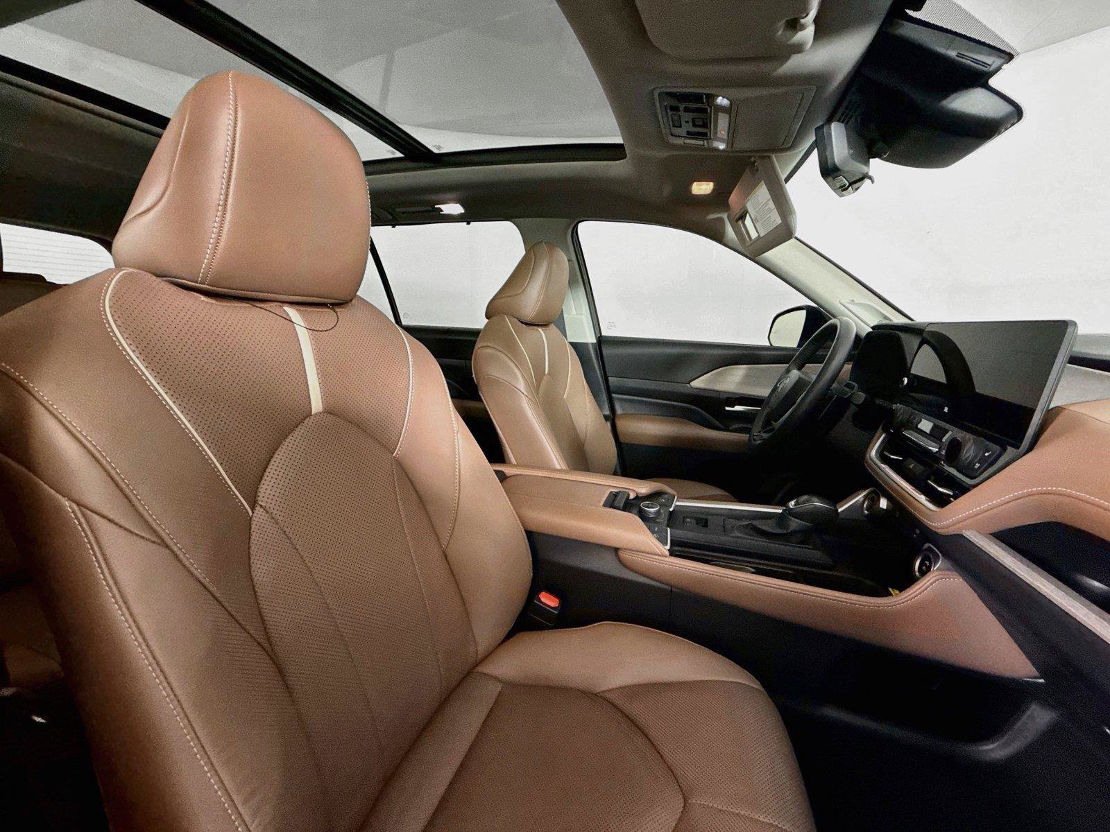 Used 2026 Toyota Grand Highlander AWD image 43