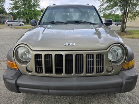 Used 2006 Jeep Liberty Sport AWD/4WD image 2