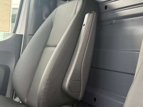 Used 2025 Mercedes-Benz Sprinter 2500 image 19