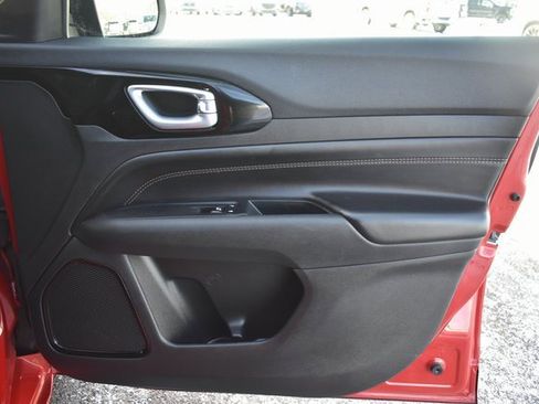 Used 2023 Jeep Compass Limited image 41