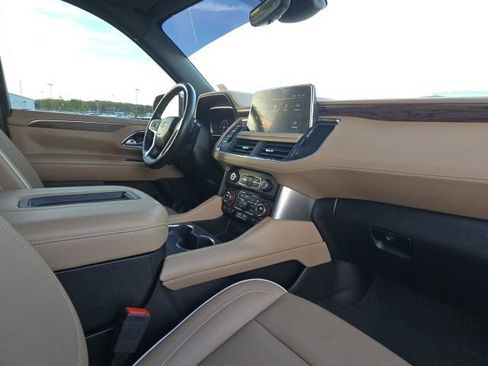 Used 2023 Chevrolet Tahoe Premier w/ Advanced Technology Package image 26