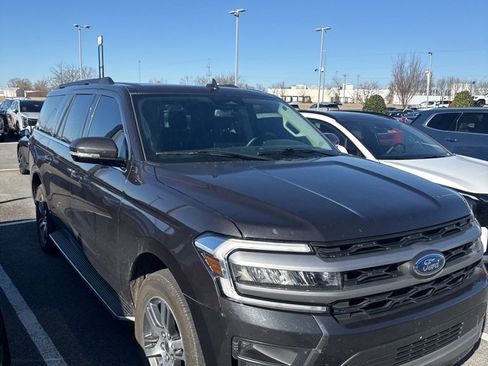 Used 2022 Ford Expedition Max XLT image 5