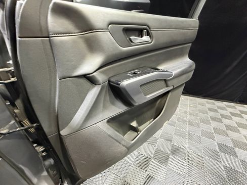 Certified 2022 Nissan Pathfinder SL w/ SL Black Package image 16