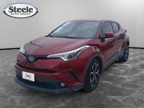 Used 2018 Toyota C-HR XLE FWD image 1