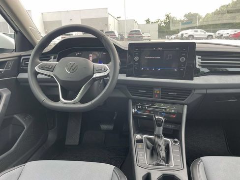 New 2026 Volkswagen Jetta SE FWD image 16