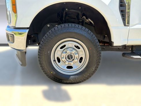 Used 2024 Ford F250 XL w/ FX4 Off-Road Package image 11