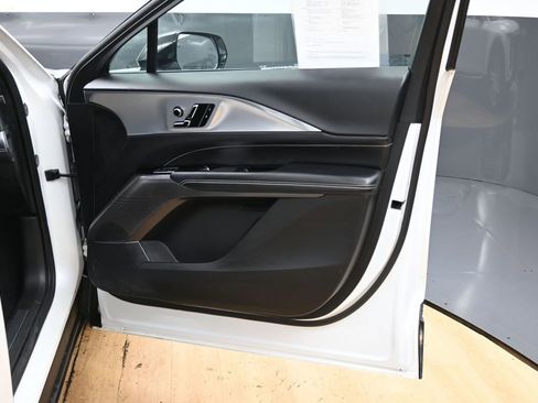 Used 2024 Cadillac Lyriq Tech RWD image 33