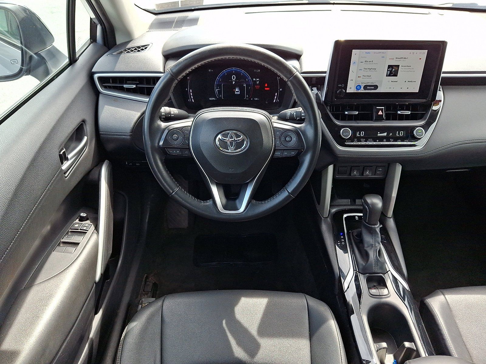 Used 2025 Toyota Corolla Cross XLE FWD image 13