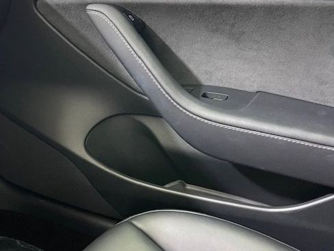 Used 2023 Tesla Model 3 Standard Range image 34