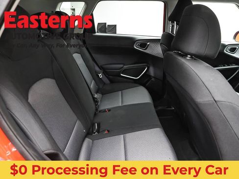 Used 2025 Kia Soul LX w/ LX Technology Package FWD image 23
